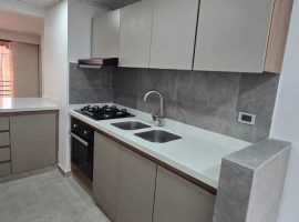 Apartamento en Arriendo Pasadena – Dúplex Remodelado de 3 Habitaciones + Estudio